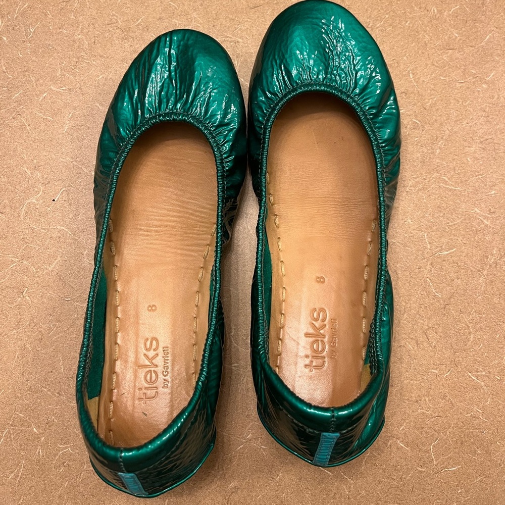 Tieks Emerald green patent size 8